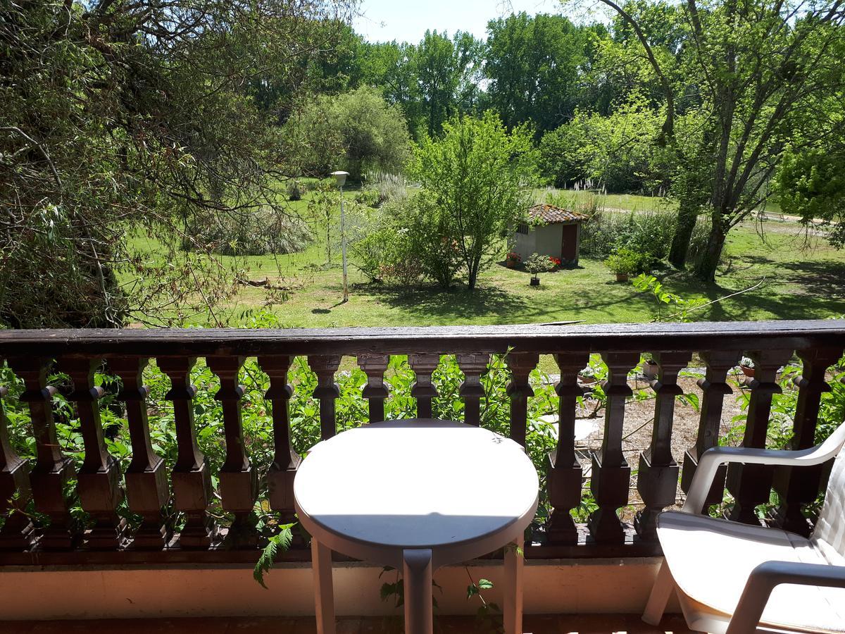 Auberge De L'Etang Bleu Vieux-Mareuil ภายนอก รูปภาพ